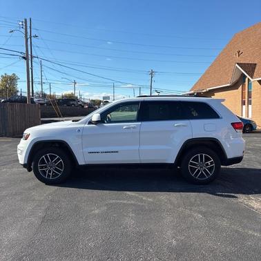 2020 Jeep Grand Cherokee Laredo