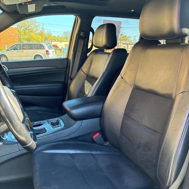 2020 Jeep Grand Cherokee Laredo