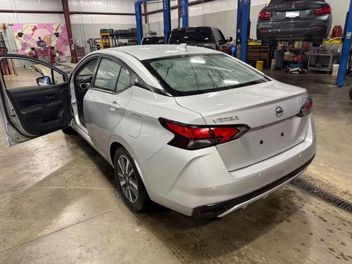 2022 Nissan Versa 1.6 SV