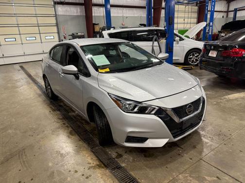 2022 Nissan Versa 1.6 SV