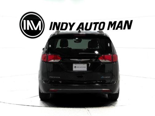 2018 Chrysler Pacifica Hybrid Limited