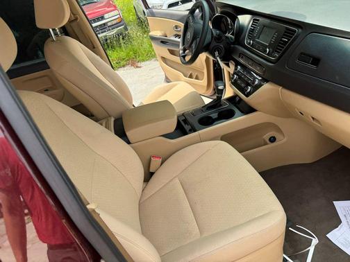2018 Kia Sedona LX