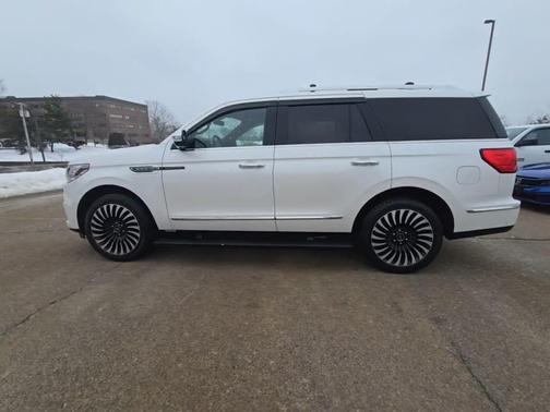 2018 Lincoln Navigator Black Label