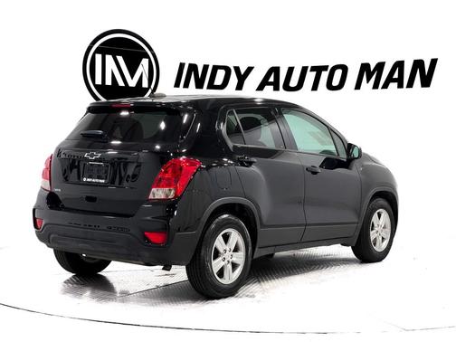 Mosaic Black Metallic 2020 Chevrolet Trax LS