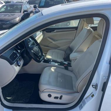 2017 Volkswagen Passat 1.8T SE w/Technology