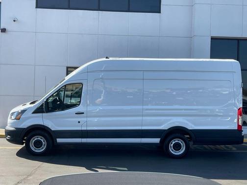 2022 Ford Transit-250 Base