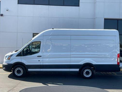 2022 Ford Transit-250 Base