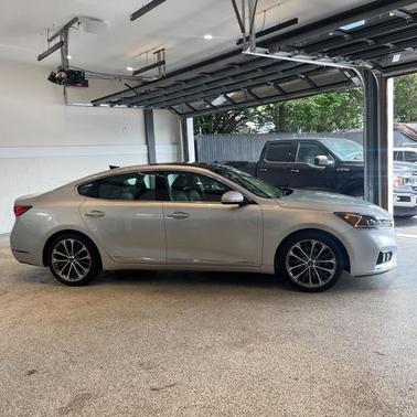2018 Kia Cadenza Technology