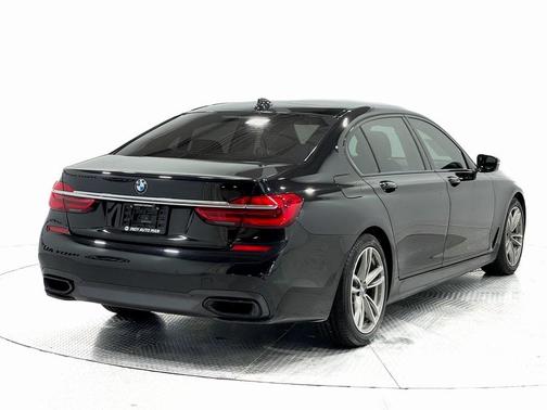 2017 BMW 750 i xDrive