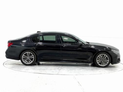 2017 BMW 750 i xDrive