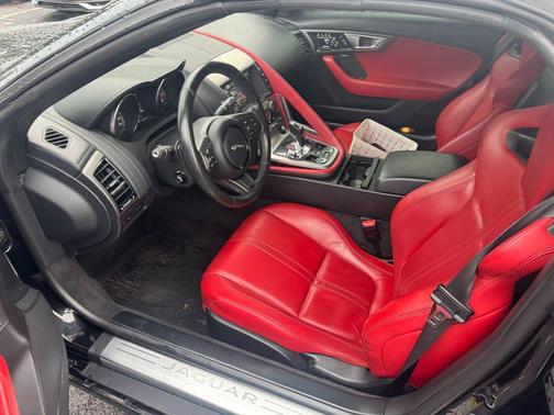 2017 Jaguar F-TYPE Premium