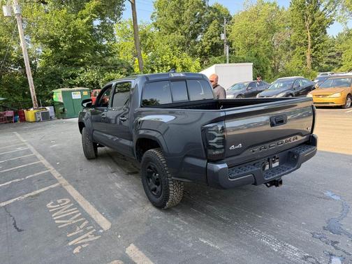 2022 Toyota Tacoma SR5