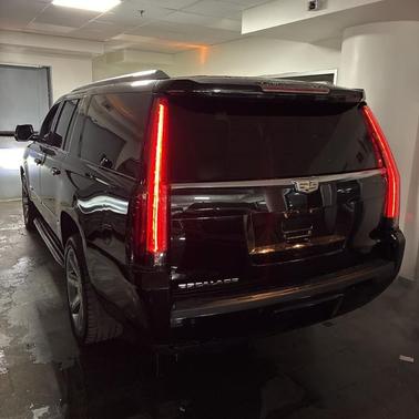 2019 Cadillac Escalade ESV Luxury