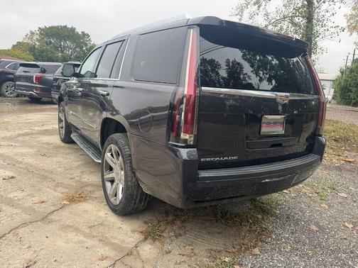 2016 Cadillac Escalade Luxury