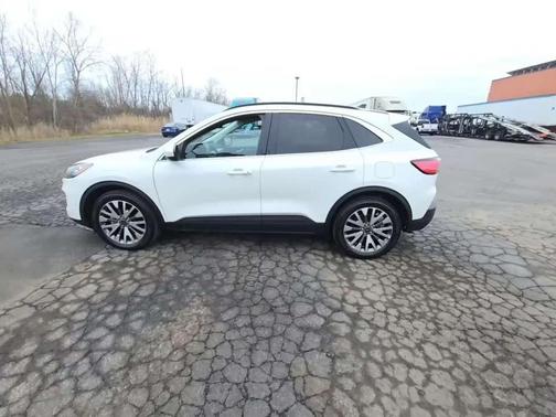 2021 Ford Escape Titanium Hybrid