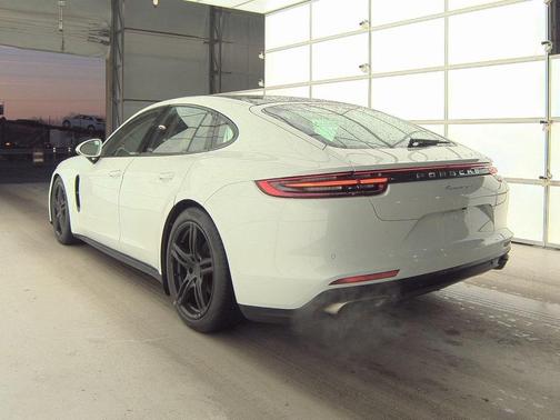 2018 Porsche Panamera 4