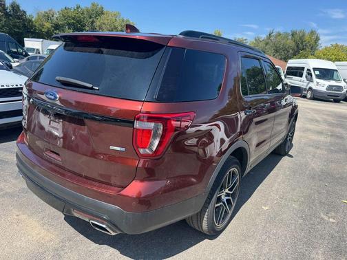 2016 Ford Explorer Sport