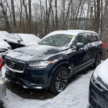2022 Volvo XC90 T6 Momentum 7 Passenger