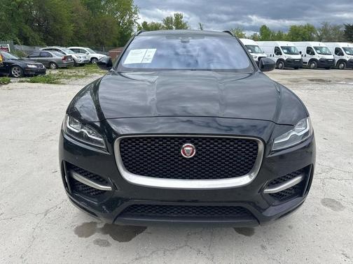 2019 Jaguar F-PACE 30t R-Sport