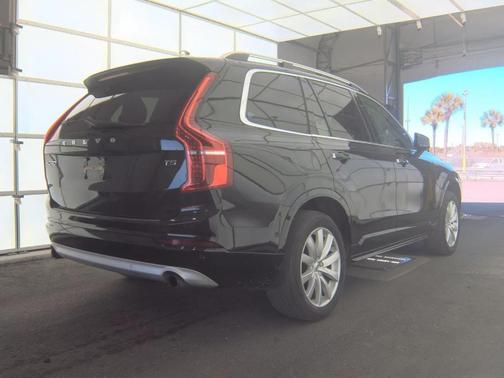 2018 Volvo XC90 T5 Momentum