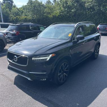 2019 Volvo XC90 T6 Momentum