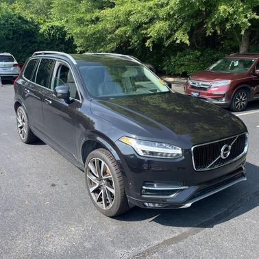2019 Volvo XC90 T6 Momentum