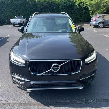 2019 Volvo XC90 T6 Momentum