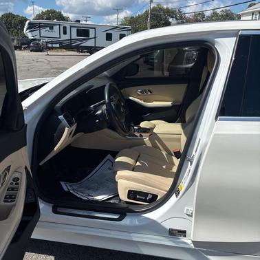 2019 BMW 330 i xDrive