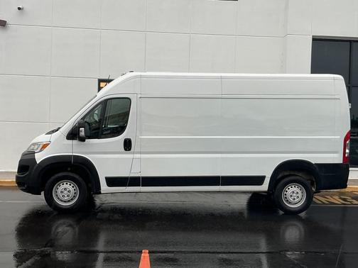 Bright White Clearcoat 2025 RAM ProMaster 2500 High Roof