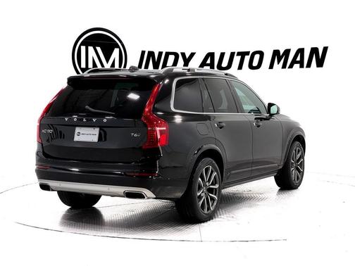 2016 Volvo XC90 T6 Momentum