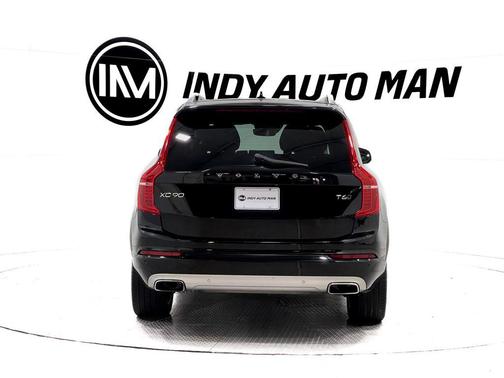 2016 Volvo XC90 T6 Momentum