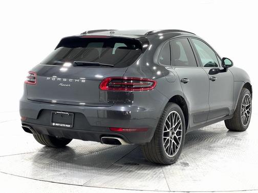 2018 Porsche Macan Base