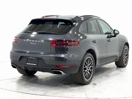 2018 Porsche Macan Base