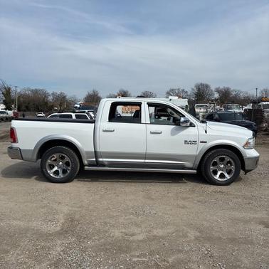Bright White Clearcoat 2017 RAM 1500 Laramie