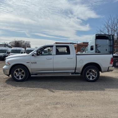 Bright White Clearcoat 2017 RAM 1500 Laramie