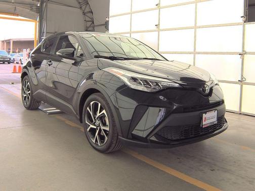 2022 Toyota C-HR XLE