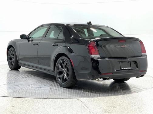 2022 Chrysler 300 S