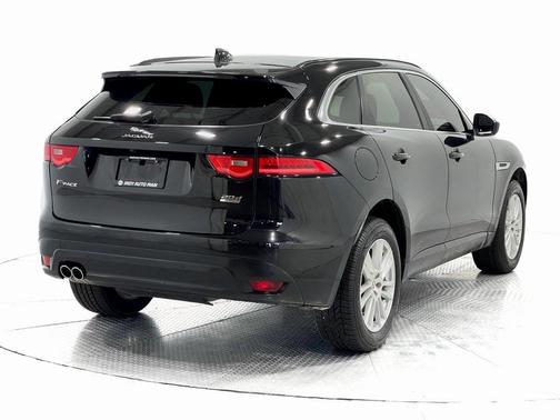 2017 Jaguar F-PACE 20d Prestige