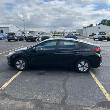 2018 Hyundai IONIQ Hybrid Blue