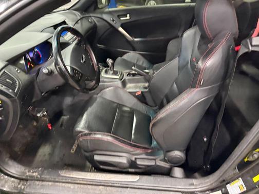 2014 Hyundai Genesis Coupe 2.0T R-Spec