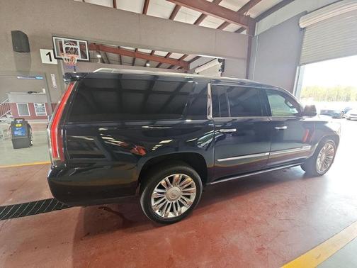 2018 Cadillac Escalade ESV Platinum