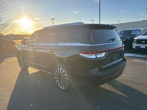 2022 Lincoln Navigator Black Label