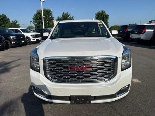 White Frost Tri-Coat 2019 GMC Yukon XL Denali