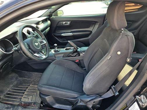 2015 Ford Mustang V6