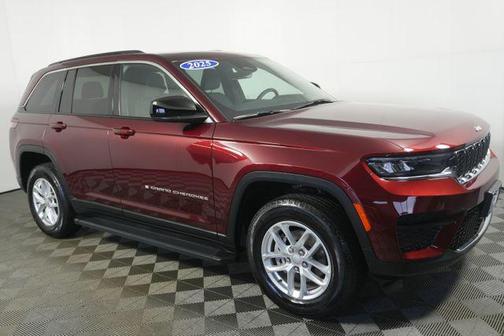 Velvet Red Pearlcoat 2025 Jeep Grand Cherokee Laredo