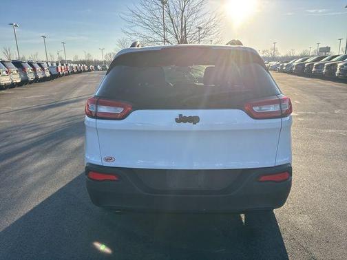 2017 Jeep Cherokee Sport