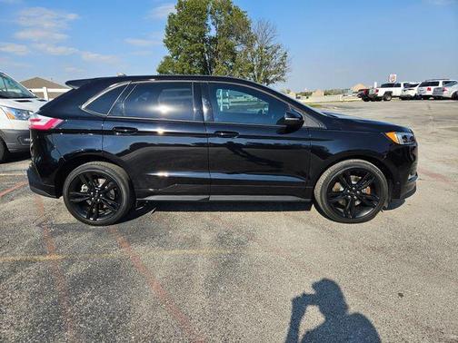 2022 Ford Edge ST