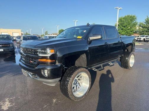 Black 2018 Chevrolet Silverado 1500 LT
