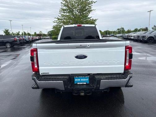 Oxford White 2025 Ford F-350 Lariat Super Duty