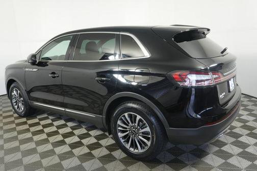 Infinite Black Metallic 2022 Lincoln Nautilus Standard